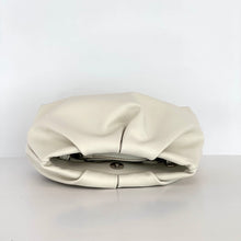 Carica l'immagine nel visualizzatore di Gallery, Clutch bag Mia Mioli
