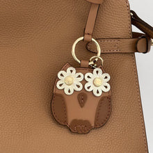Carica l'immagine nel visualizzatore di Gallery, Loristella charm portachiavi in pelle
