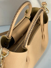 Carica l&#39;immagine nel visualizzatore di Gallery, Cuoieria fiorentina Candy small tote bag
