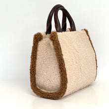 Carica l'immagine nel visualizzatore di Gallery, Pashbag borsa Teddy beige piccola
