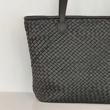 Carica l'immagine nel visualizzatore di Gallery, Borsa shopping intrecciata Mia Mioli
