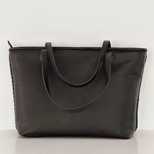 Carica l'immagine nel visualizzatore di Gallery, Borsa shopping intrecciata Mia Mioli
