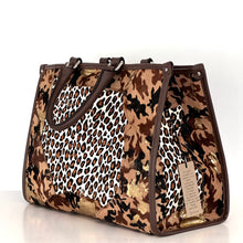 Carica l'immagine nel visualizzatore di Gallery, Borsa a mano mix camouflage

