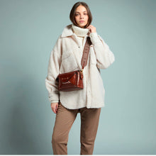 Carica l&#39;immagine nel visualizzatore di Gallery, The Bridge camera case Frida
