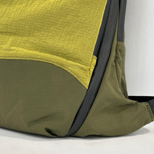 Carica l'immagine nel visualizzatore di Gallery, Piquadro zaino slim outdoor
