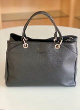 Carica l&#39;immagine nel visualizzatore di Gallery, Borsa a bauletto con quattro anelli Mia Mioli
